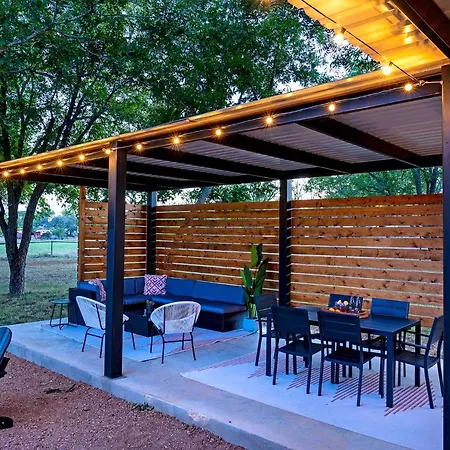 Container Haus Pet Friendly With Cowboy Pool Villa Fredericksburg Exterior photo