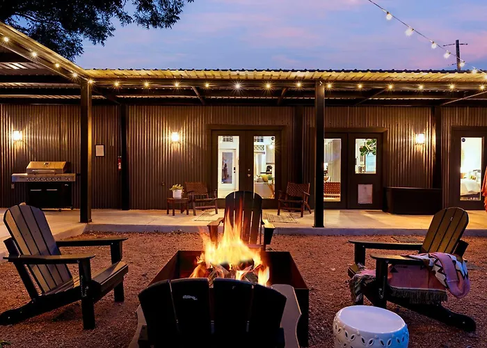 Container Haus Pet Friendly With Cowboy Pool