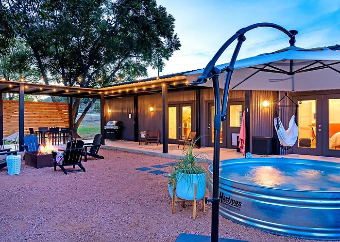 Container Haus Pet Friendly With Cowboy Pool