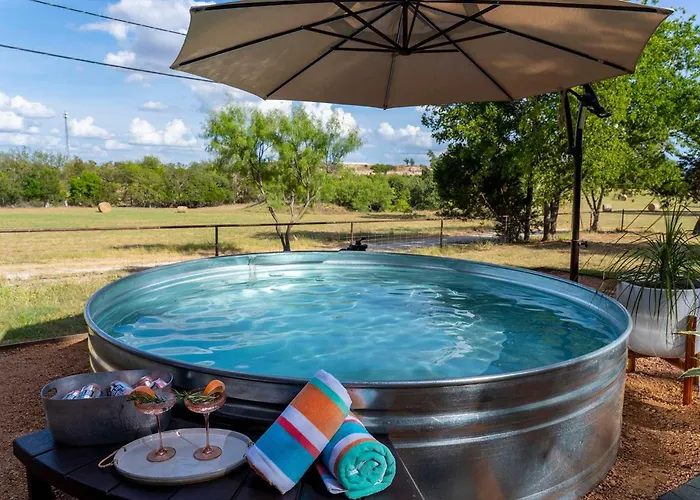 Container Haus Pet Friendly With Cowboy Pool