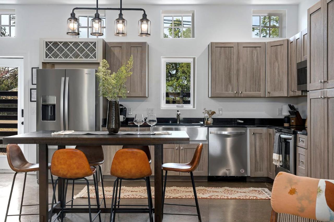 Container Haus Pet Friendly With Cowboy Pool Holiday home *