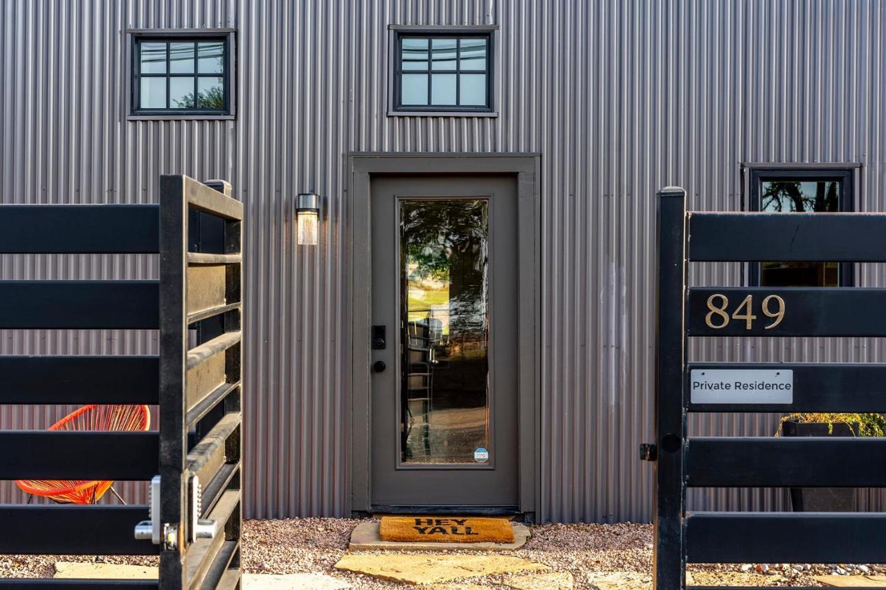 Container Haus Pet Friendly With Cowboy Pool *