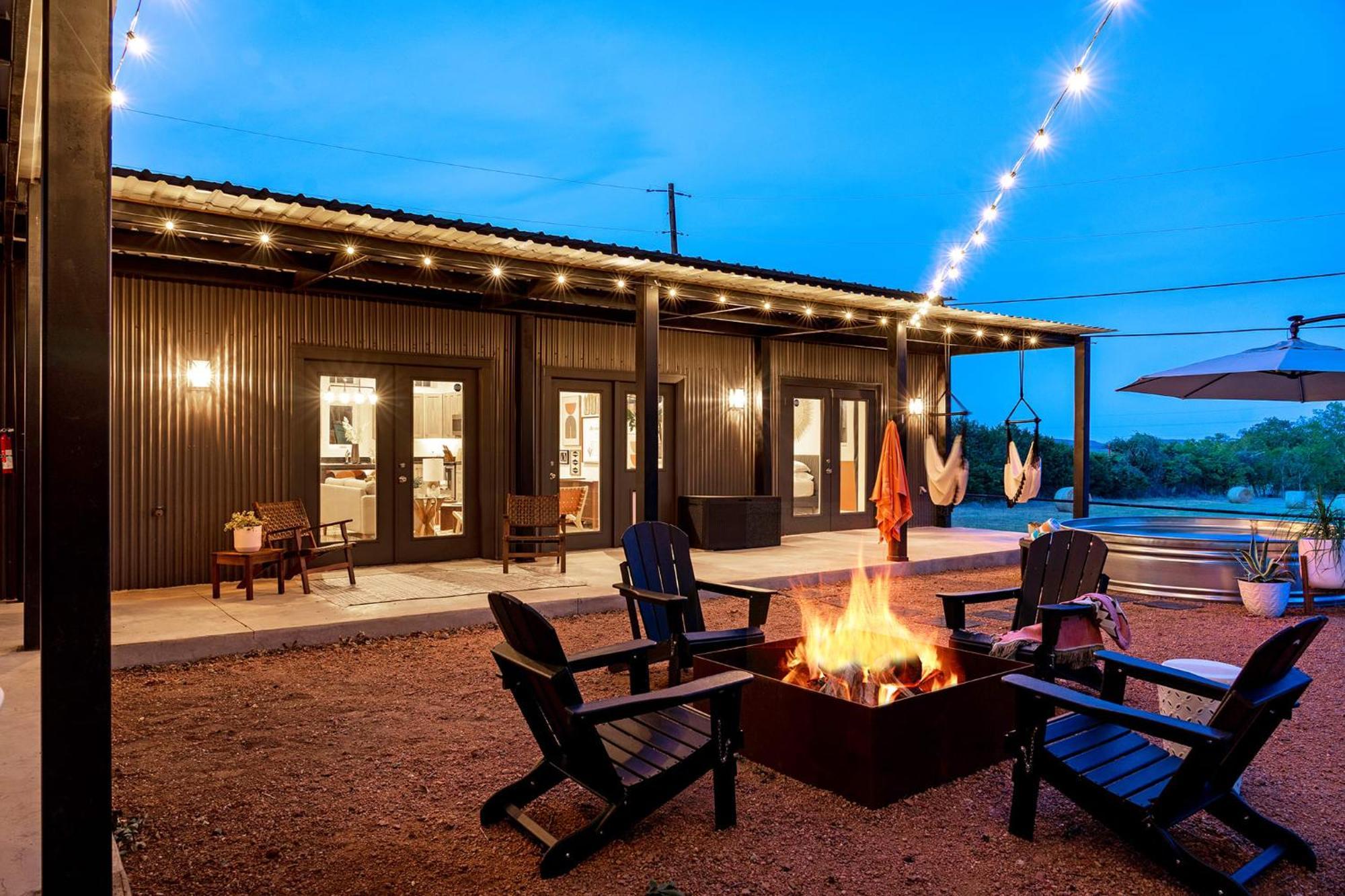 Container Haus Pet Friendly With Cowboy Pool Fredericksburg
