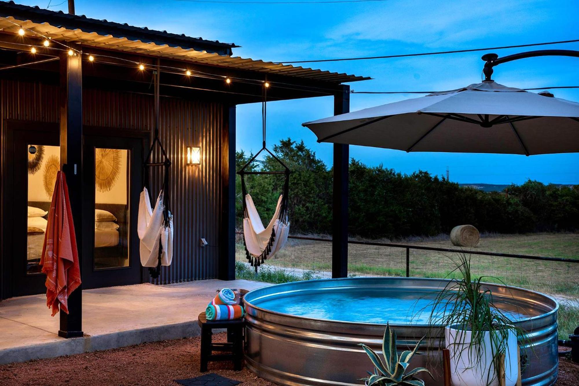 Container Haus Pet Friendly With Cowboy Pool Fredericksburg