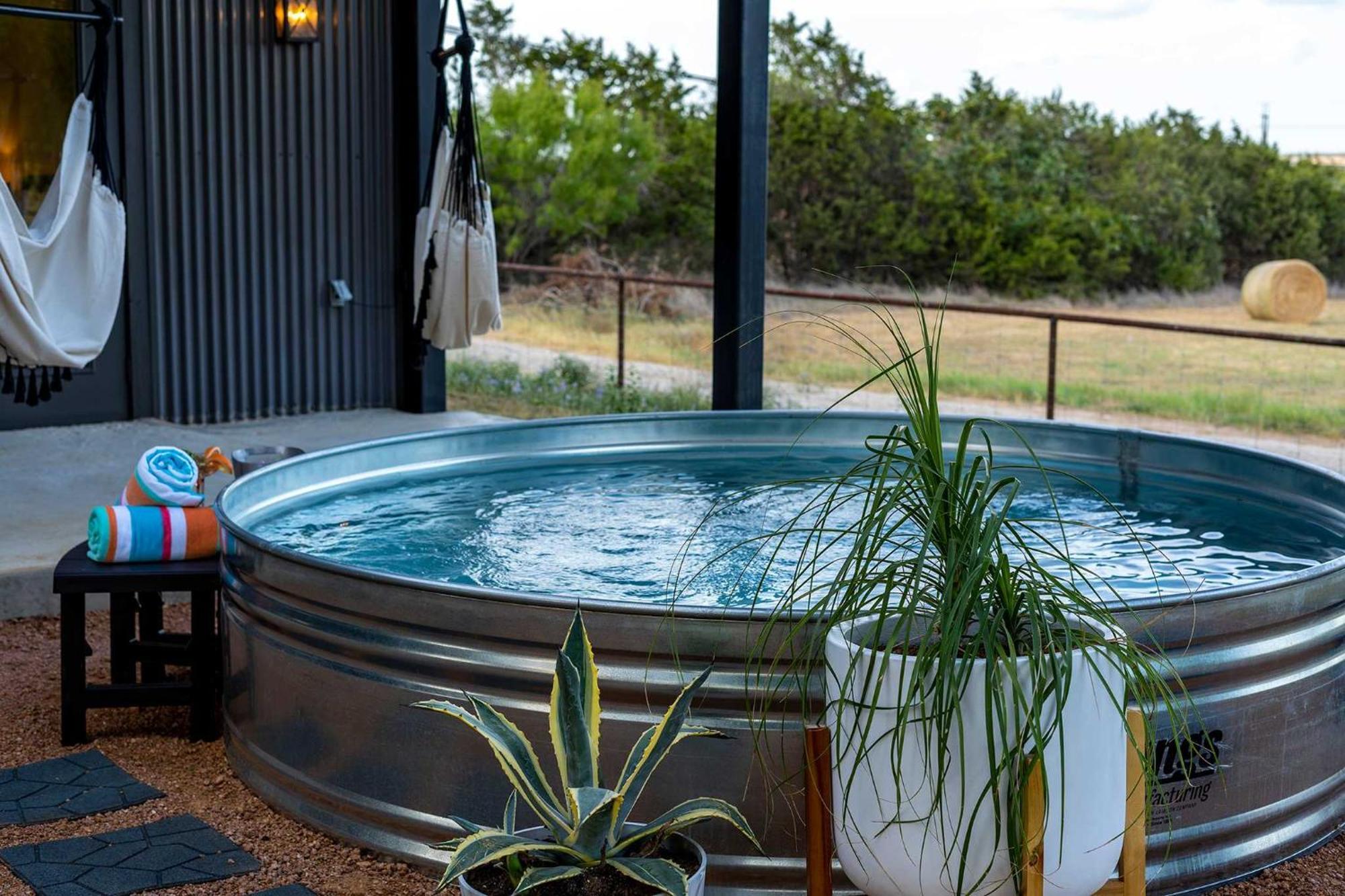 Holiday home Container Haus Pet Friendly With Cowboy Pool