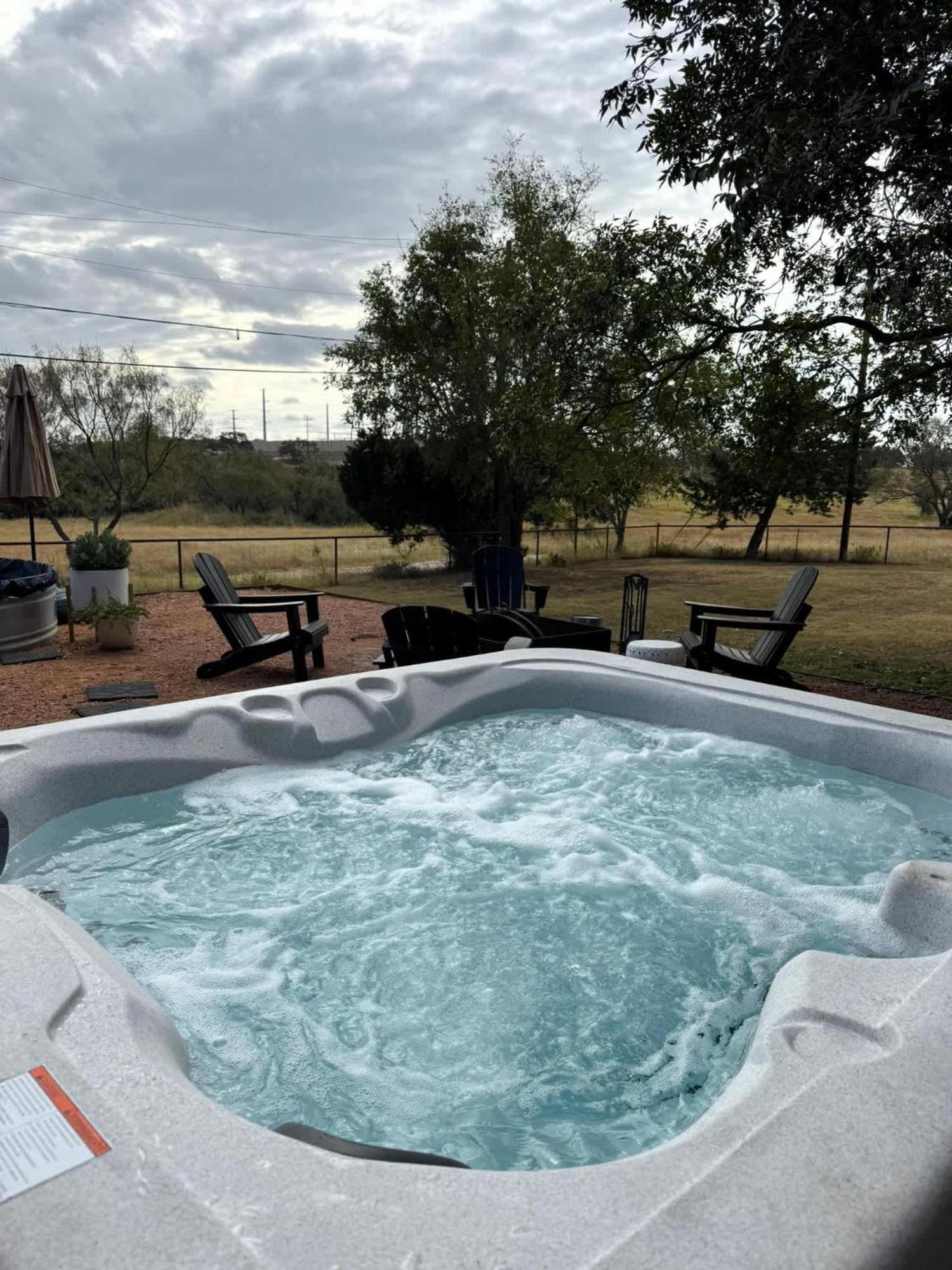 Holiday home Container Haus Pet Friendly With Cowboy Pool *