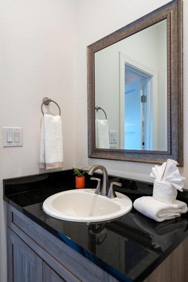 Container Haus Pet Friendly With Cowboy Pool Holiday home