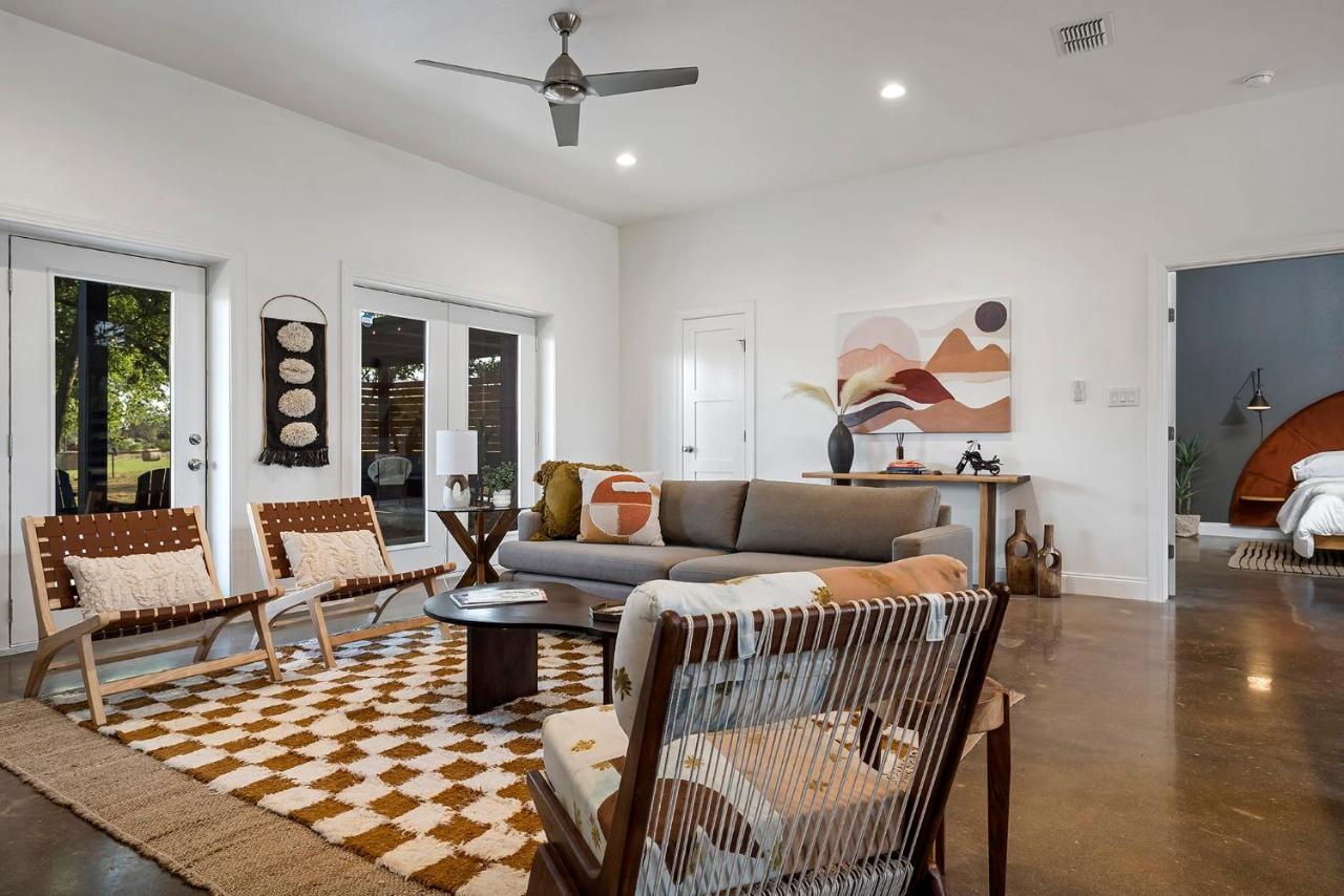 Container Haus Pet Friendly With Cowboy Pool Fredericksburg