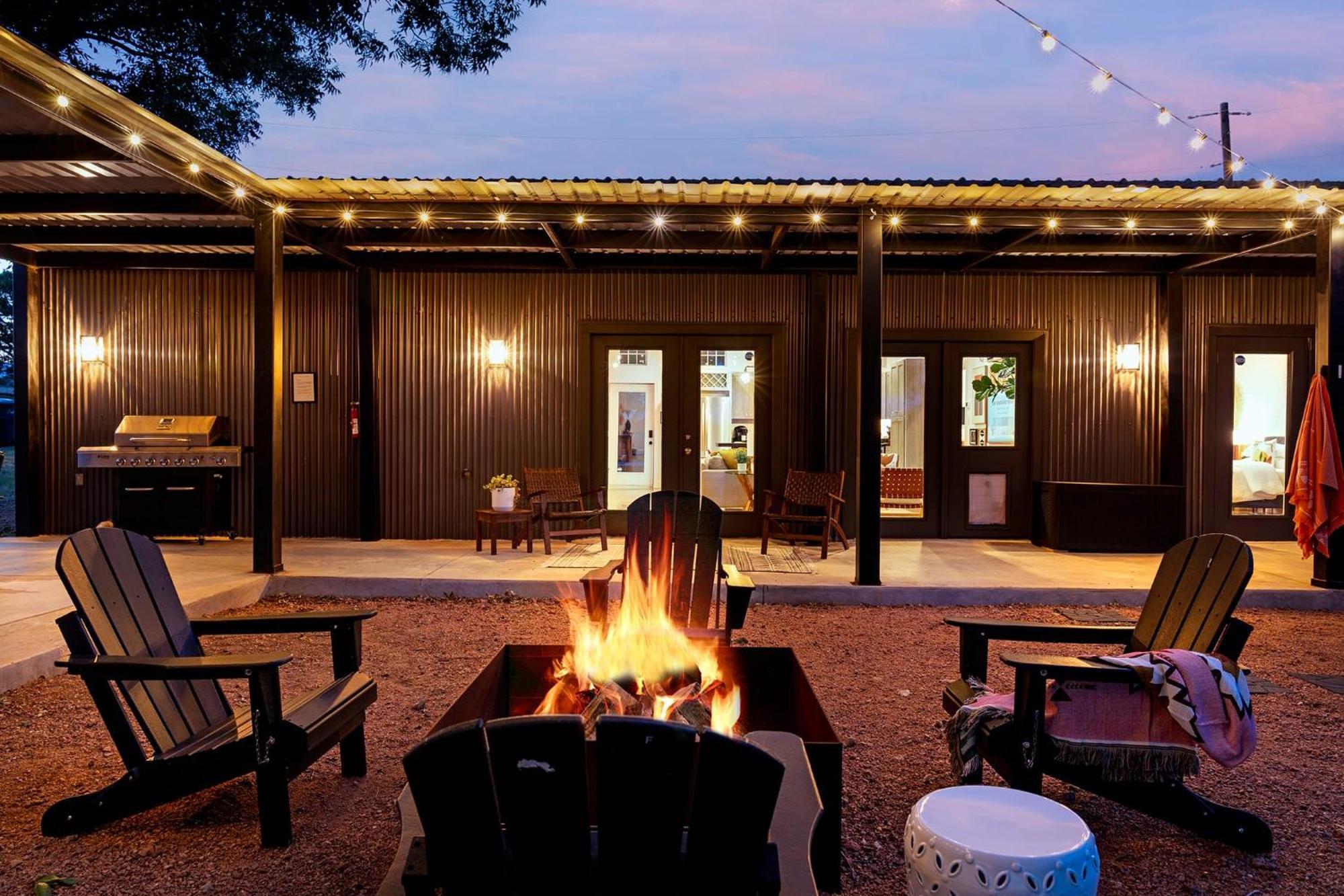 Container Haus Pet Friendly With Cowboy Pool * Fredericksburg